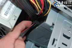 菜鳥成長手冊：手把手教你如何組裝電腦(4)